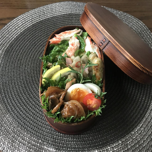 お弁当（カニかまとレタスの卵炒飯）