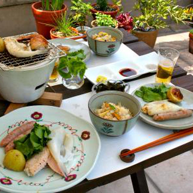 テラスで初めての和食は炭火焼