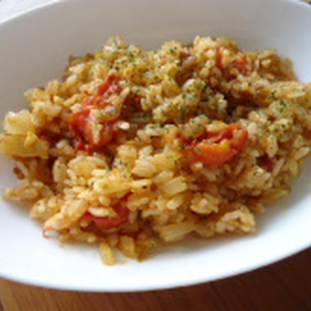 スパイシーなトマトカレーピラフ