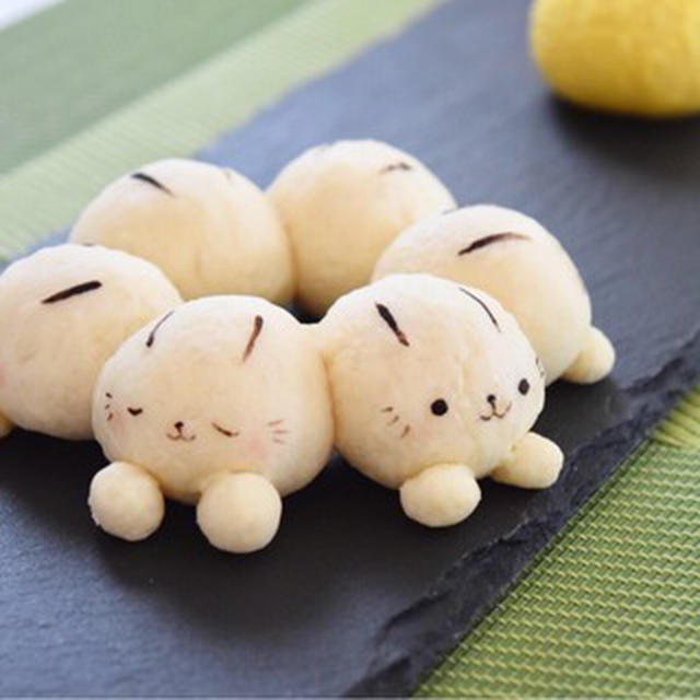 簡単成形♪うさぎのミニちぎりパンと…