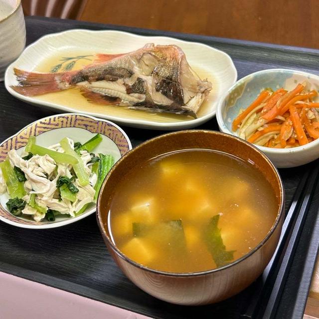 6.11☆【ウチの夜ごはん】メバル煮付け❣️ﾃﾞｽ。
