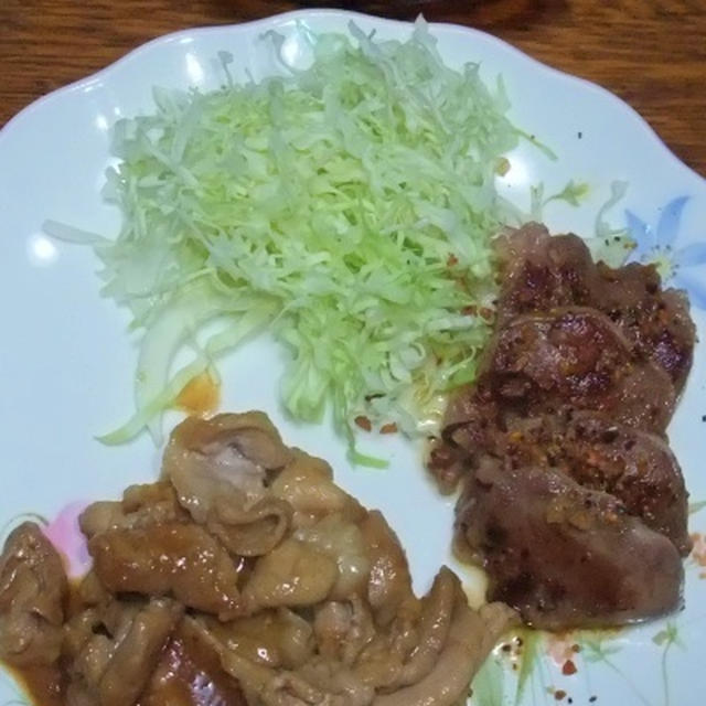 豚の焼き肉とイカとセロリの和え物