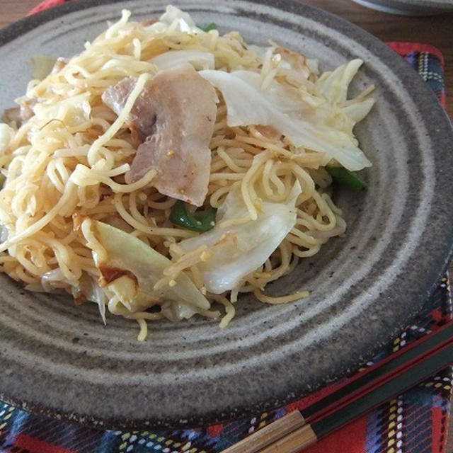 お昼に♡ピリ辛味噌キムチ焼きそば