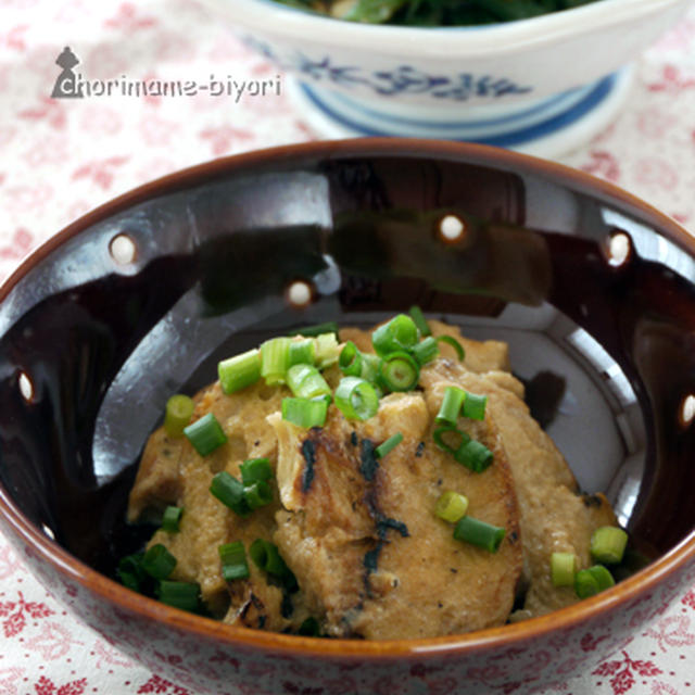 車麩のオイスター豆乳焼き煮。アーモンドバターピーマン。と塩鮭の晩ご飯。