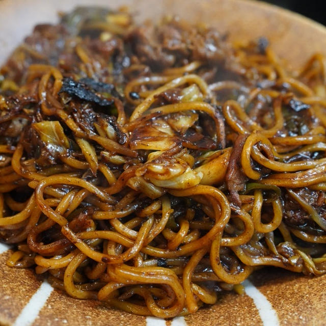 カラヒグ麺で作る、ふつうのソース焼きそば