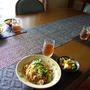 ヨガの後は焼きそばランチ／ブルーベリーでソース作り