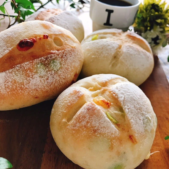 だだちゃ豆とチーズのパン♪