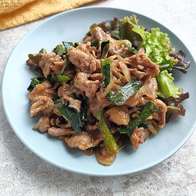 【豚とニラのスタミナ炒め】ポリ袋＆焼き肉のタレで簡単！