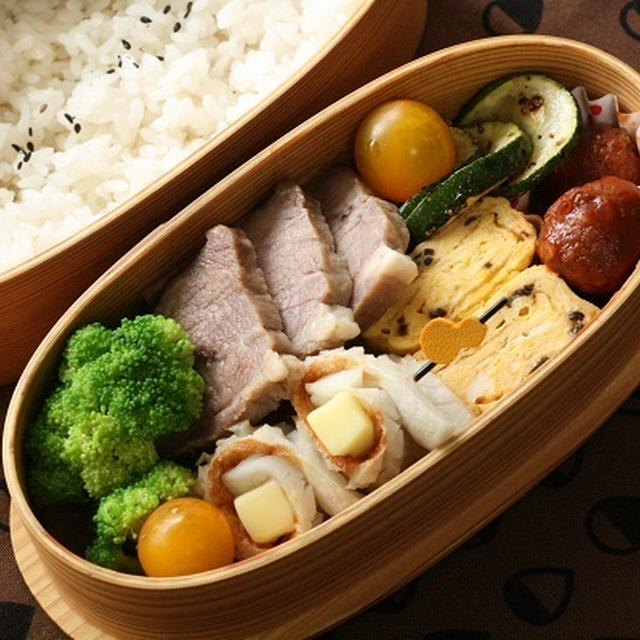 笑顔呼ぶ、茹で塩豚のお弁当♪