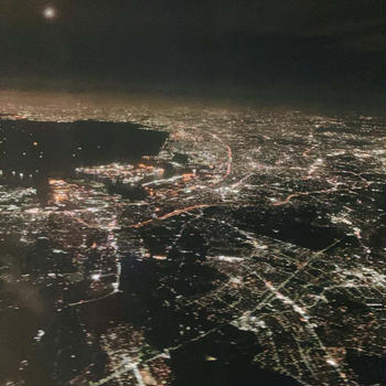 深夜にも関わらず待ち行列！(@_@)