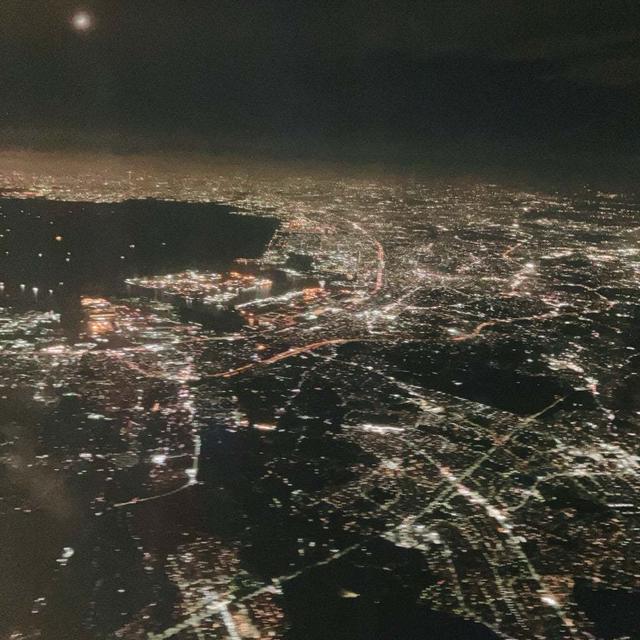 深夜にも関わらず待ち行列！(@_@)
