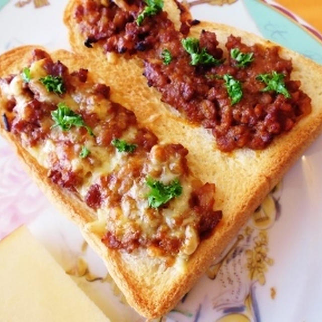 はじめてかも・・・焼きカレーオープンサンド☆｡.::･'ﾟ★｡