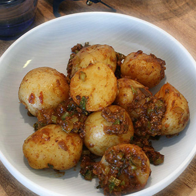 肉味噌じゃがとインゲン豆のベーコン巻き