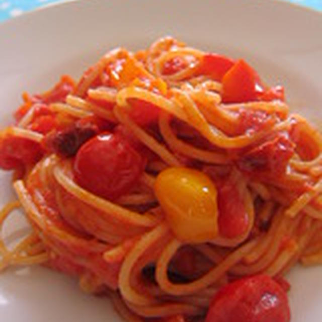 「カラフルパプリカのトマトソースパスタ」