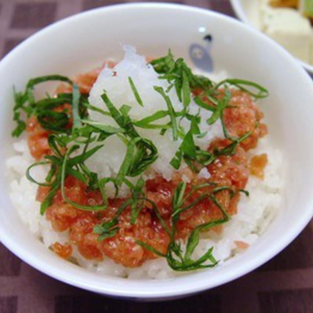 マグロのたたきおろし丼