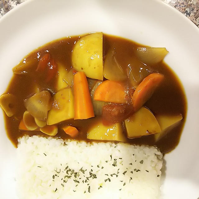 サフラン香るトマトカレー