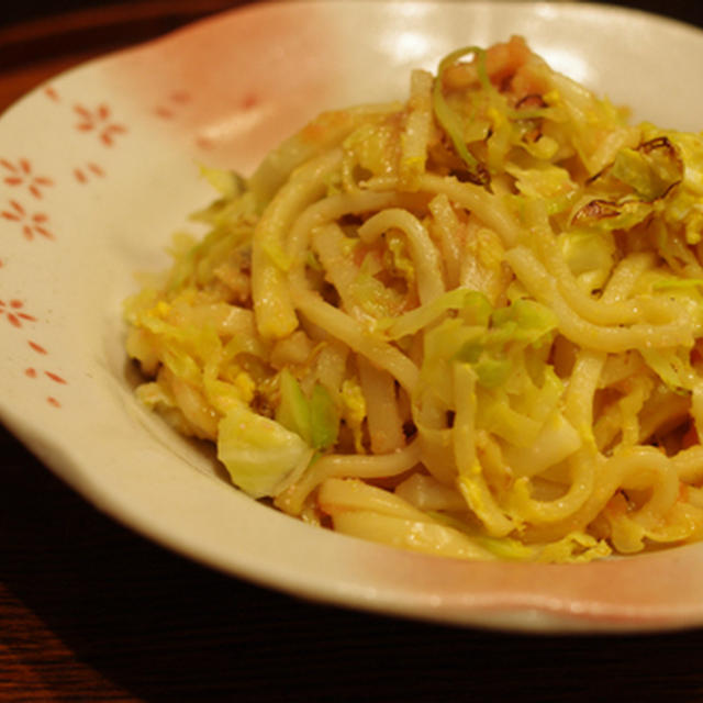 めんたいキャベツのカルボナーラ風焼きうどん