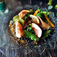 生ハムと無花果のサラダ　「無添加野菜 48種の濃い野菜100％」&「香りソルト」ドレッシングで