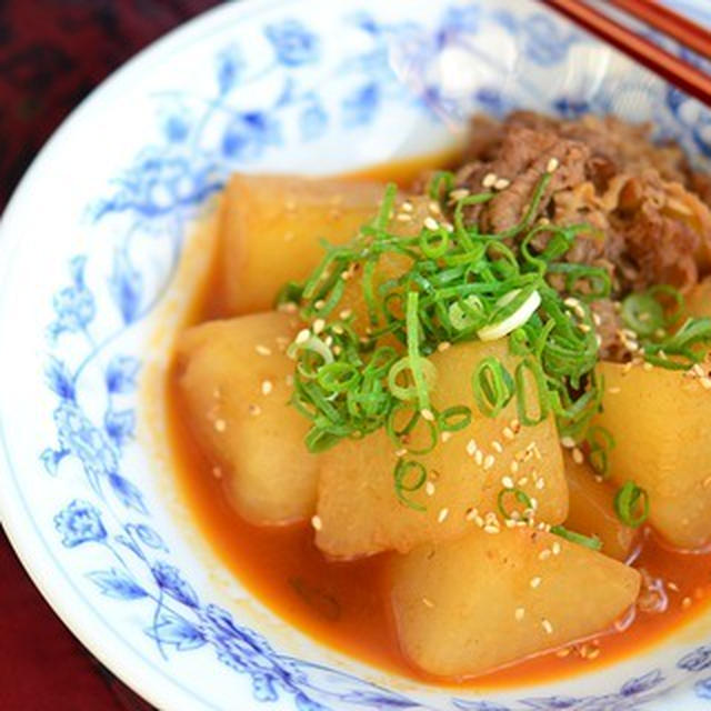 寒い冬の夜には、うま味がしみしみの大根と牛肉の韓国風ピリ辛煮
