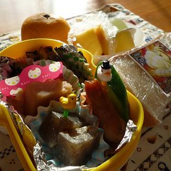 【こうちゃんの焼きそばサンド弁当☆】