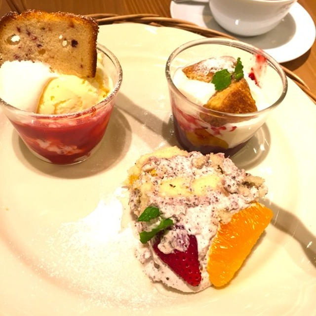 【次女と再びアフタヌーンティーカフェ 】