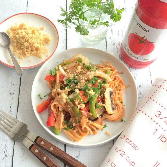 Spaghetti Neapolian with Cashew Cheeseスパゲッティナポリタンとカシューチーズ
