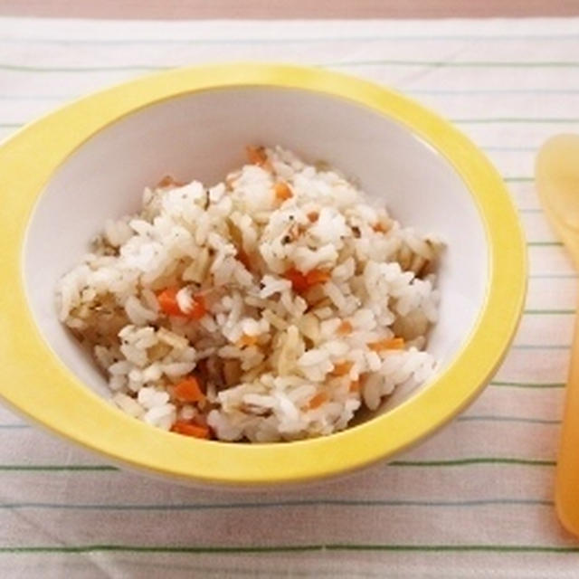 レシピブログ連載☆離乳食レシピ☆「しらすごぼうチャーハン」更新のお知らせ♪