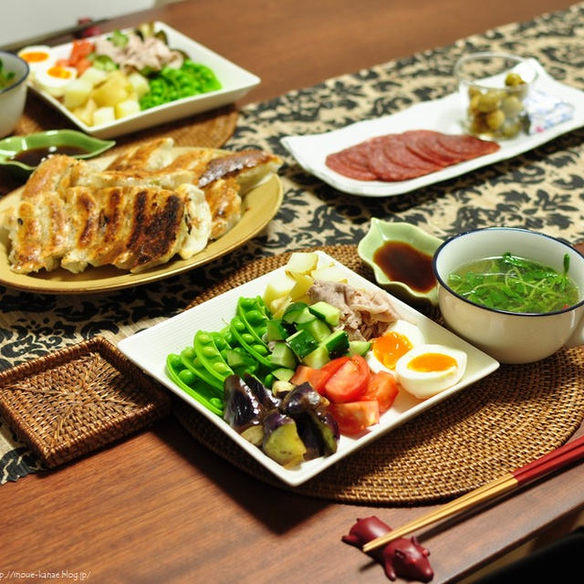 餃子の日の副菜って・・・？と久しぶりに息子とビールを飲む