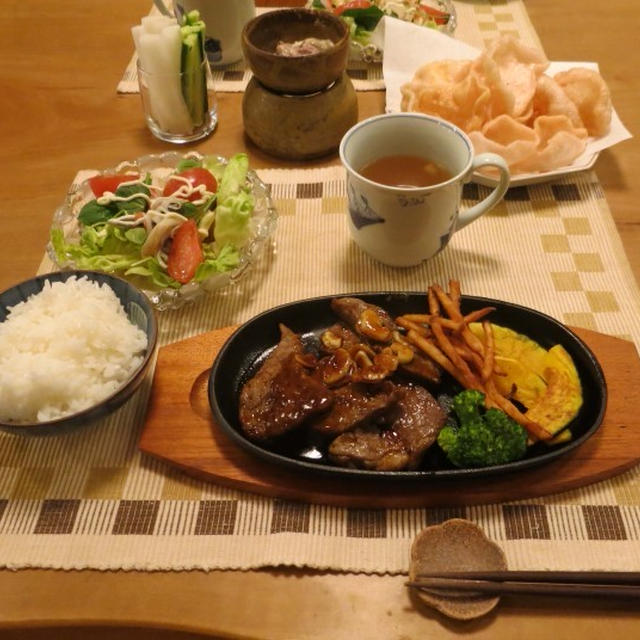 黒胡椒ソースのステーキの晩ご飯　と　『おにぎらず』失敗^^;