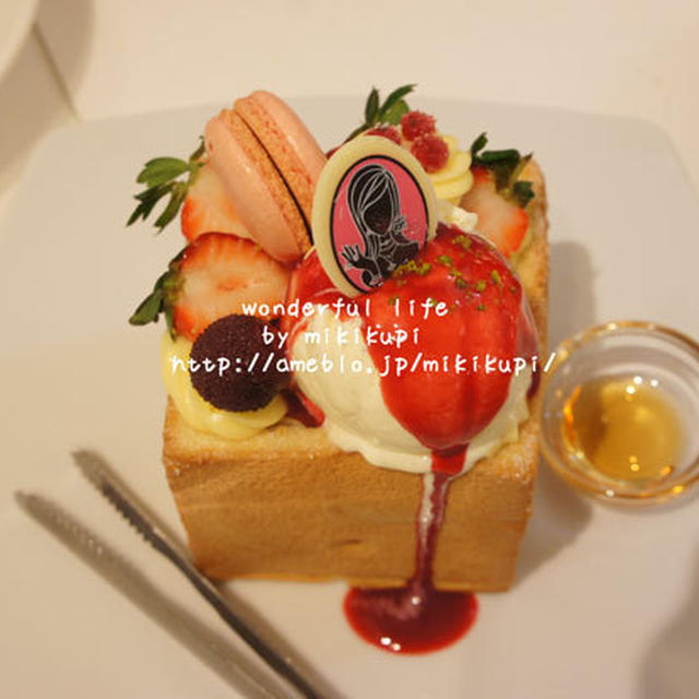 Dazzling Cafe 台湾の人気オサレcafe ハニートーストのお店 By Mikikupiさん レシピブログ 料理ブログのレシピ 満載