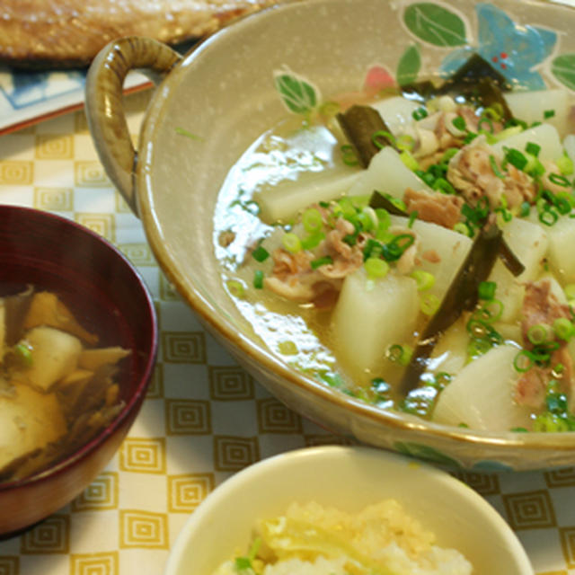 うまいっ！豚バラ大根の煮物と、焼いたほっけでうちごはん