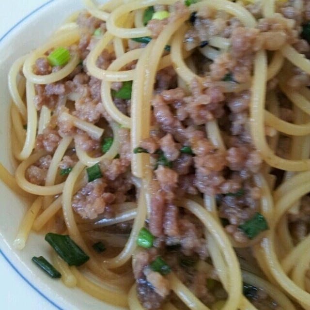 簡単パスタ 甘辛ひき肉のパスタ