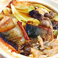 秋鮭とキャベツのピリ辛鍋