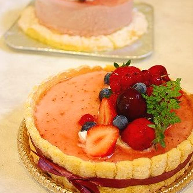いちごムースのバースデーケーキ