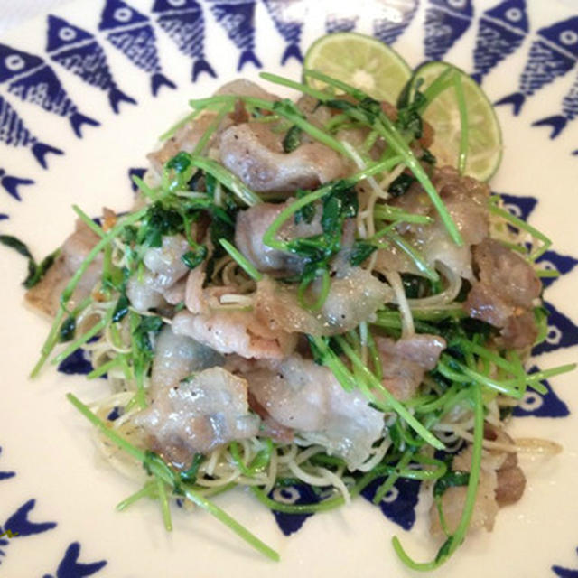 「豆苗と豚バラの細焼きそば」