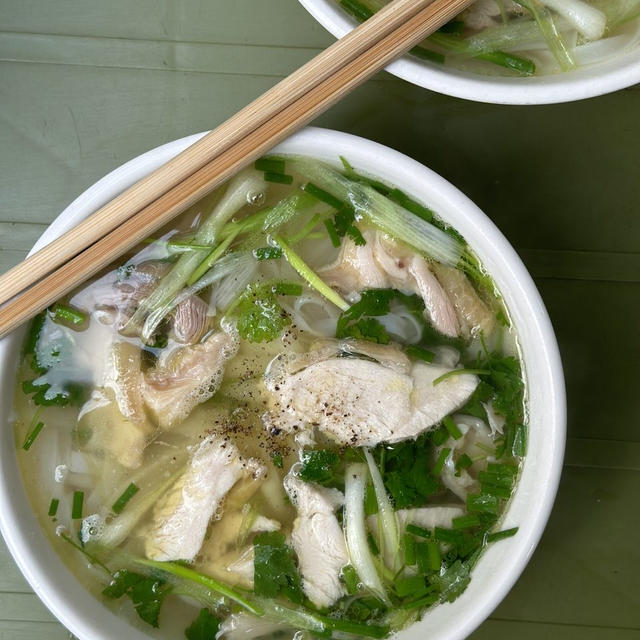 ベトナム料理フォーの食べ方を簡単解説！