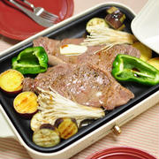 忙しい年末におすすめのお急ぎごはん2日分【ひと鍋で煮るだけ牛丼】【ホットプレートで牛牛焼き】