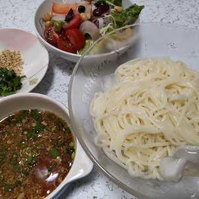 半田そうめん。ネギ再生中