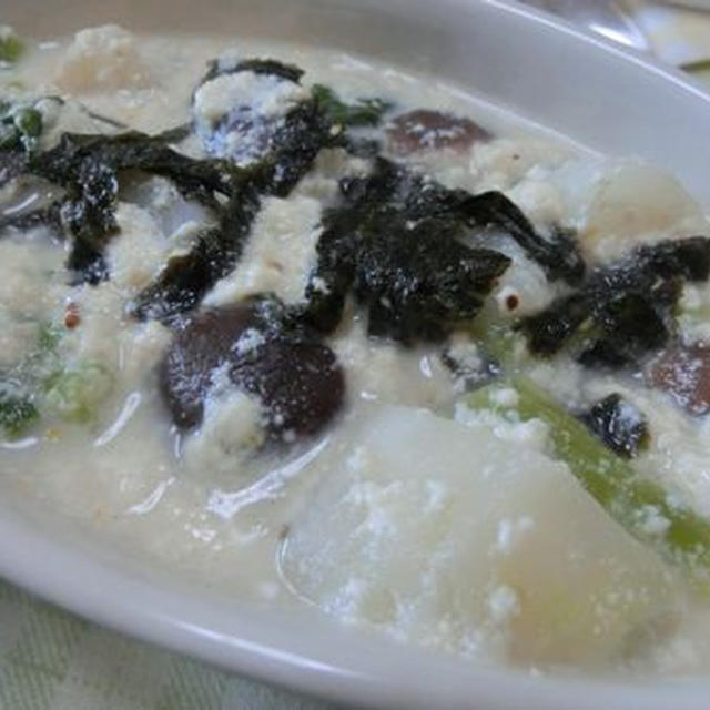 ホワイトソース要らず♪　豆腐でカブと椎茸の海苔シチュー