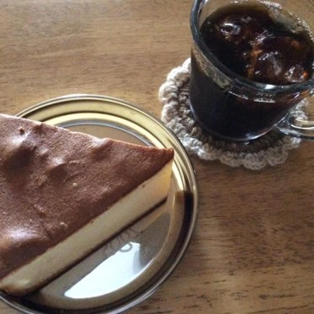 コーヒー休憩諦めてチーズケーキをお持ち帰り。