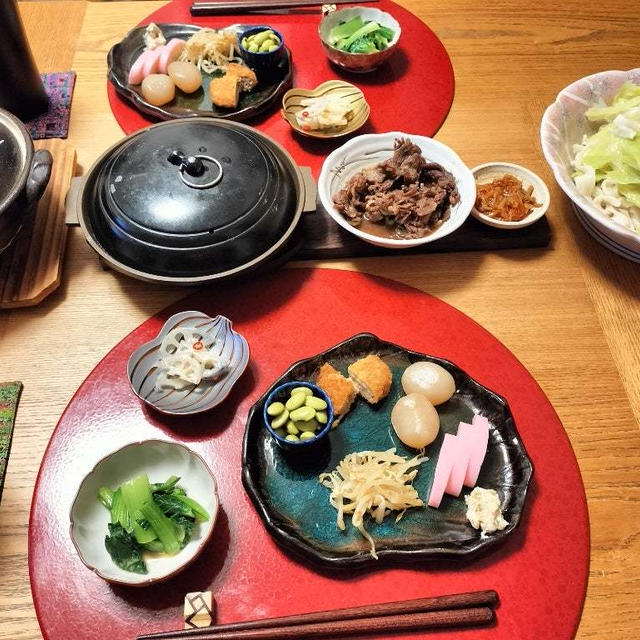 吉田のうどんに牛しぐれ煮添えて、しいたけツナマヨ焼、きのこ汁飲み放題、小鉢7品で晩酌