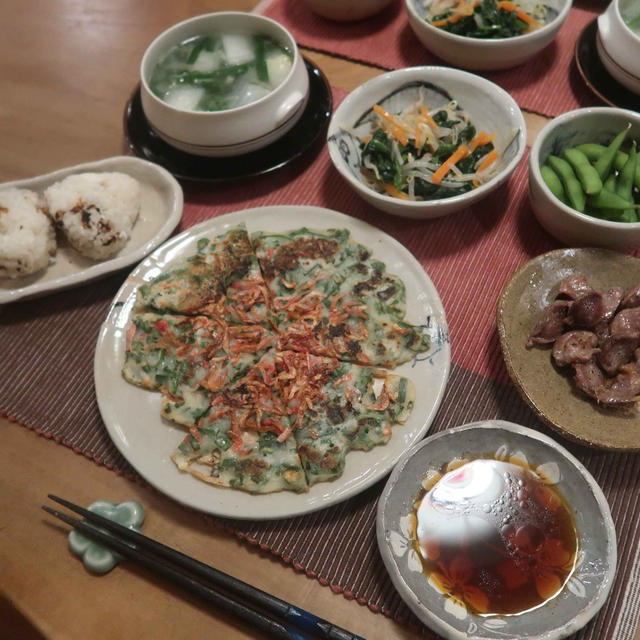 桜エビとネギのチヂミで韓国飯の晩ご飯　と　ジューンベリーの花♪