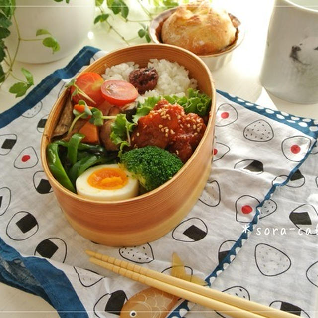 今日のお弁当【やみつき♡ヤンニョムポークスティック】《1人分370〜380kcal》