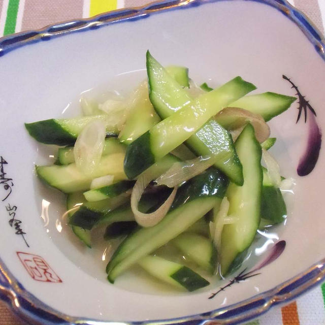 肌寒い1日でした　　きゅうりとみょうがのおひたし