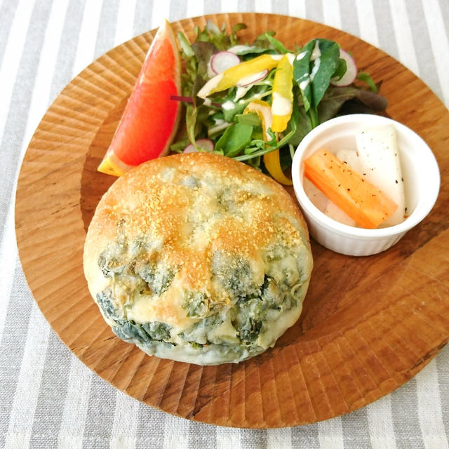 ＊ほうれん草とチーズのジンジャーフォカッチャ＊