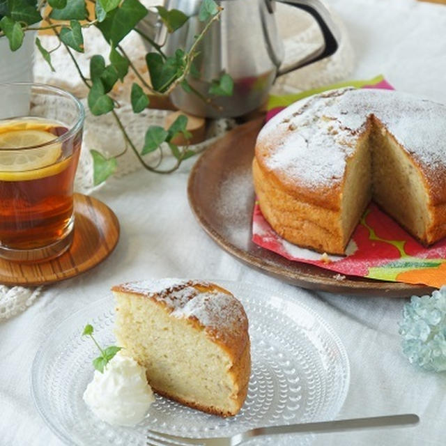 定番のバナナケーキに水切りヨーグルトを加えると・・・