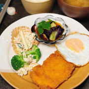 “すんごいお腹いっぱい！”な夫ごはん。ファミチキ＋3品の副菜ボリューム飯！