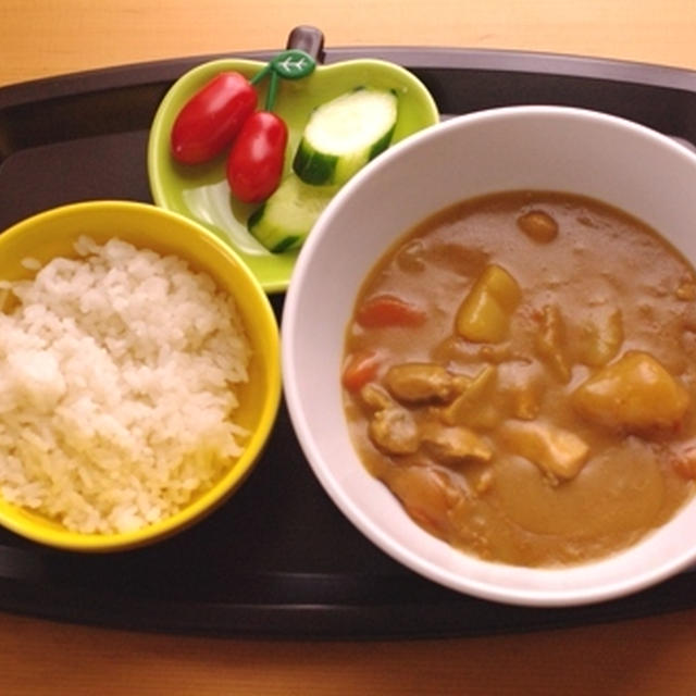 昼のおうちごはん、カレーシチューで給食っぽく