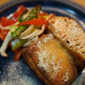 スパイス香る鮭フライとマリネ野菜