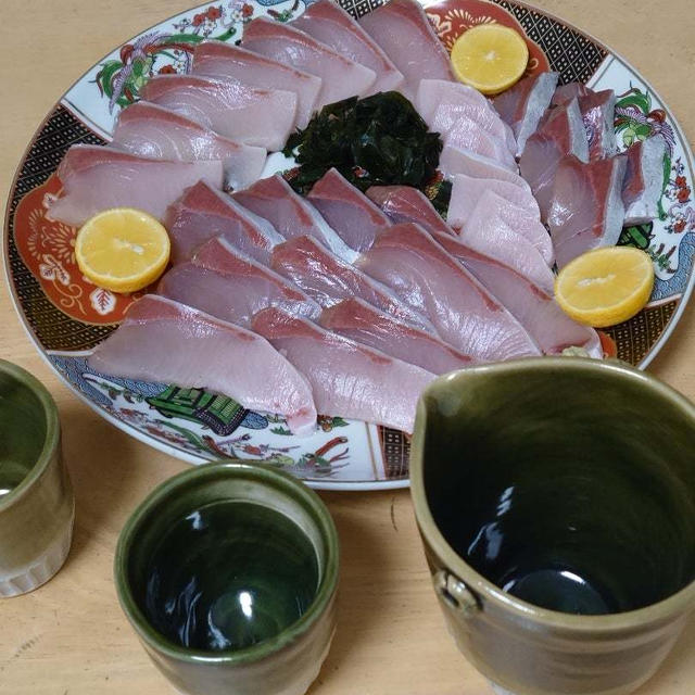 おせち料理、ブリ刺し、お正月の日本酒